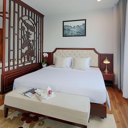 Lotus Central Hotel&SkyBar Ho Chi Minh-stad Buitenkant foto